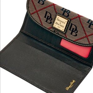 Dooney & Bourke Maxi Quilt Continental Clutch